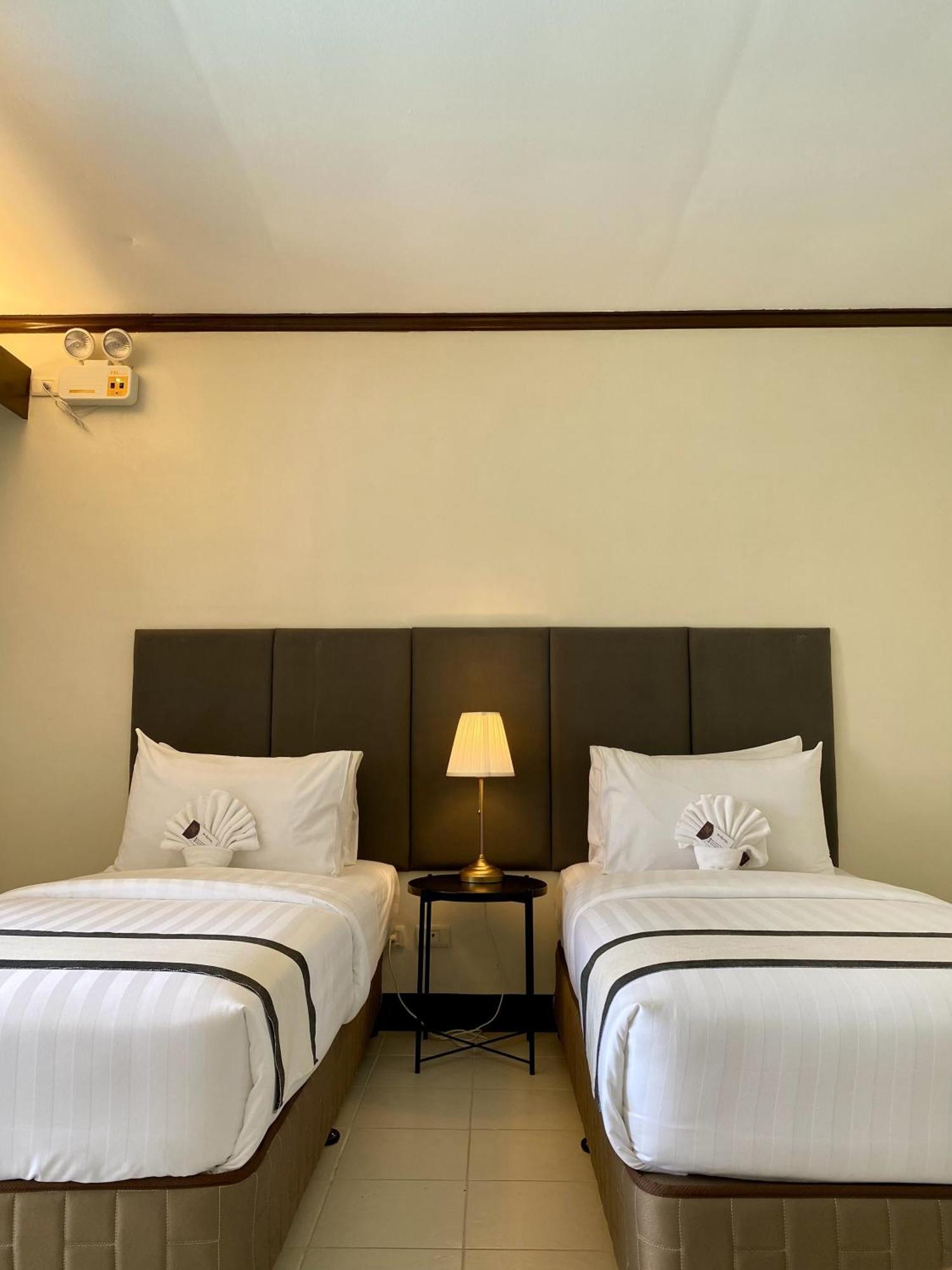 Plaza Del Norte Hotel And Convention Center Laoag Eksteriør bilde